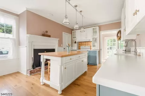 Kitchen - 139 Main St, Hampton, NJ 08827 photo 1 of 3
