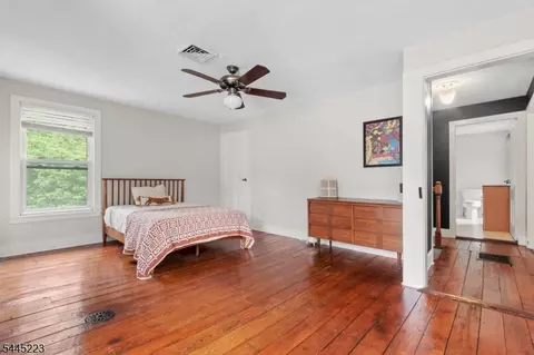 Bedroom - 139 Main St, Hampton, NJ 08827 photo 3 of 6