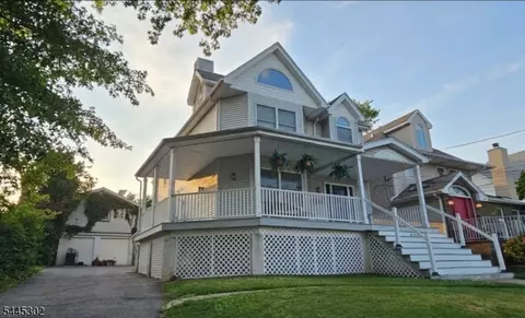 616 Hackensack St, Carlstadt, NJ 07072