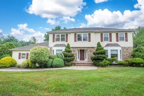 34 Parkview Dr, Succasunna, NJ 07876