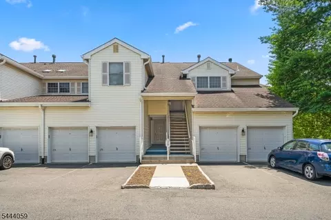 273 Potomac Dr, Basking Ridge, NJ 07920