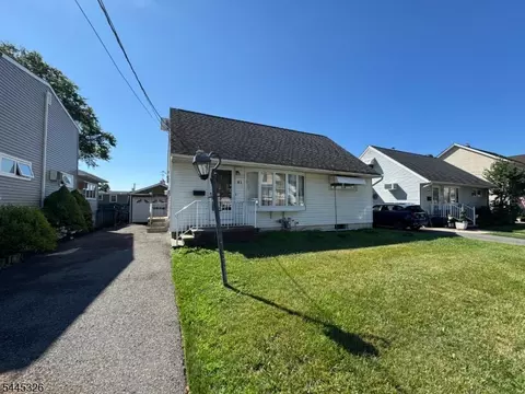 81 Highview Ave, Totowa, NJ 07512