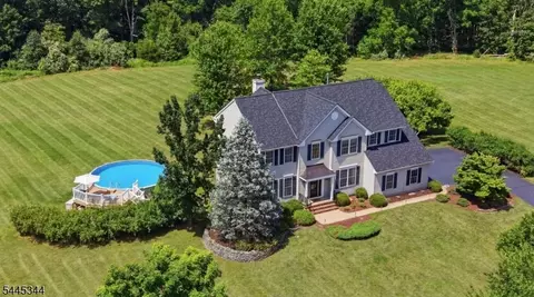 28 Music Mountain Blvd, Lambertville, NJ 08530