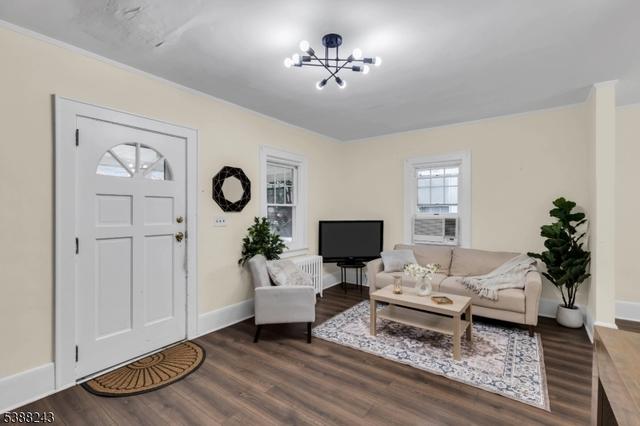 906 Dewitt St, Linden, NJ 07036