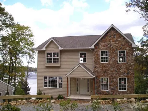 95 W Lake Shore Dr, Rockaway, NJ 07866