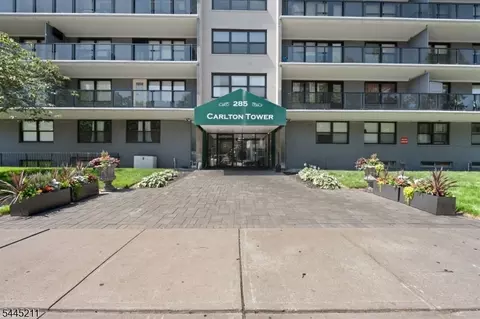 285 Aycrigg Ave, Passaic, NJ 07055