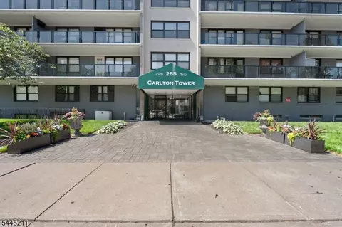 285 Aycrigg Ave, Passaic, NJ 07055