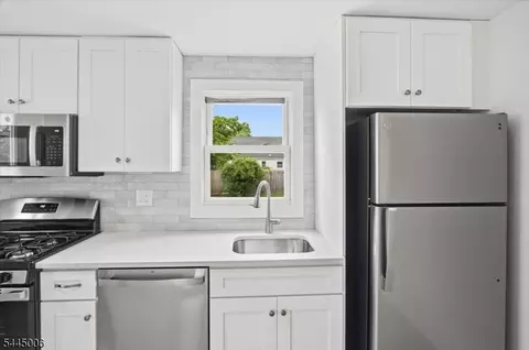 421 1st St, Middlesex, NJ 08846 photo 11