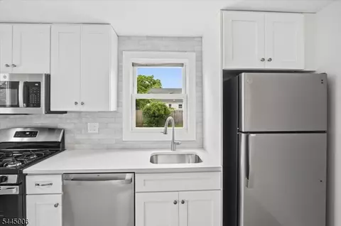 421 1st St, Middlesex, NJ 08846 photo 11