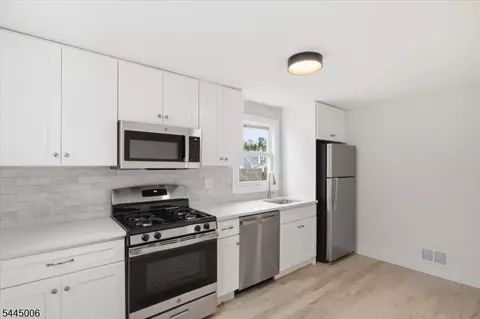 421 1st St, Middlesex, NJ 08846 photo 9
