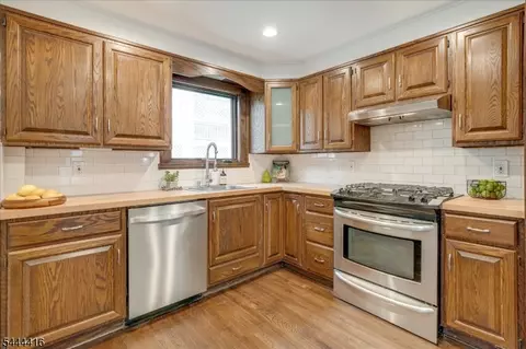 Kitchen - 43 Pine St, Millburn, NJ 07041 photo 2 of 4