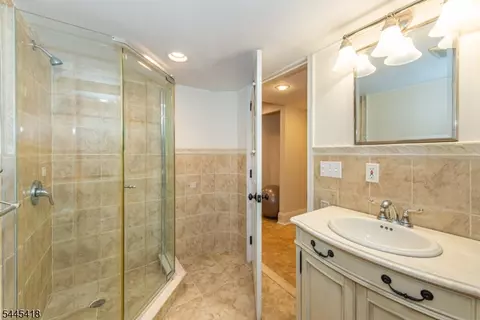 Bath - 38 Valley View Ave, Summit, NJ 07901 photo 6 of 6
