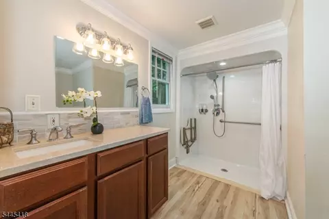 Bath - 38 Valley View Ave, Summit, NJ 07901 photo 1 of 6