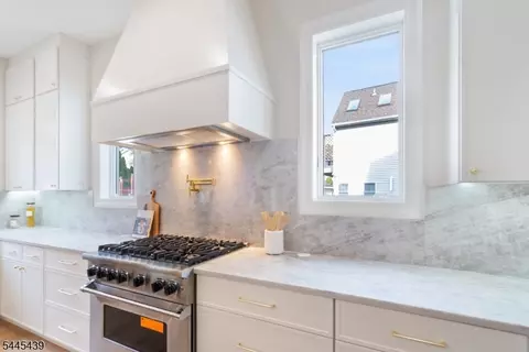 Kitchen - 333 Harrison St, Paramus, NJ 07652 photo 2 of 5