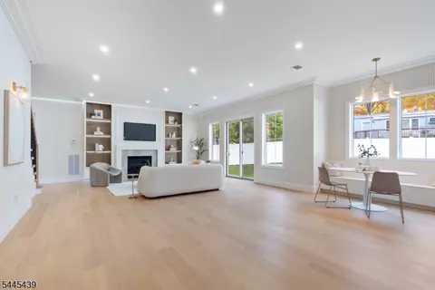 Living - 333 Harrison St, Paramus, NJ 07652 photo 5 of 7