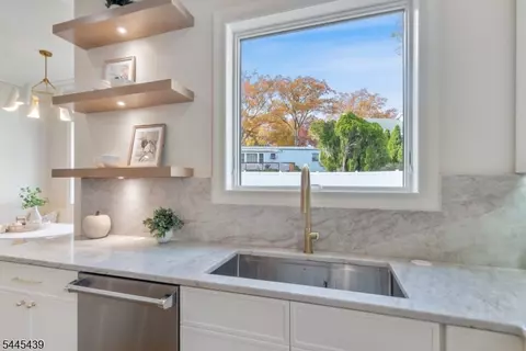 Kitchen - 333 Harrison St, Paramus, NJ 07652 photo 5 of 5