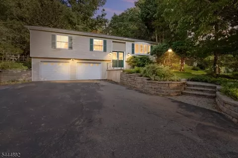 149 Philhower Ave, Califon, NJ 07830