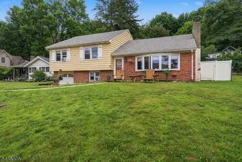 19 Birch Pkwy, Sparta, NJ 07871