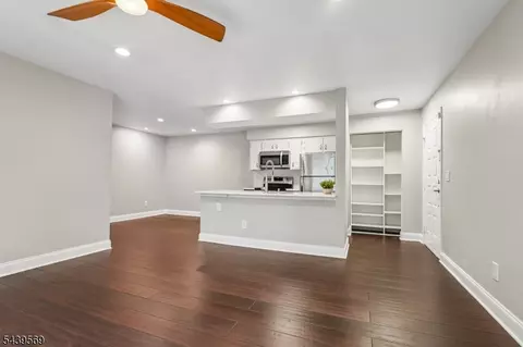 74 Marlowe Ct, Somerset, NJ 08873