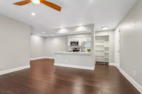 74 Marlowe Ct, Somerset, NJ 08873