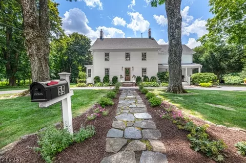 59 Hillside Rd, Chester, NJ 07930