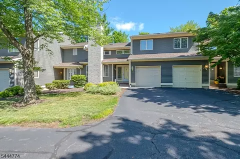 9 Mission Hills Rd, Annandale, NJ 08801