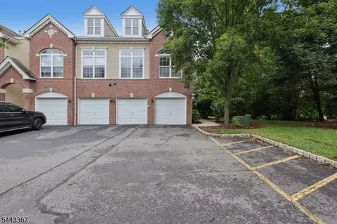 101 Rock Creek Dr, Clifton, NJ 07014