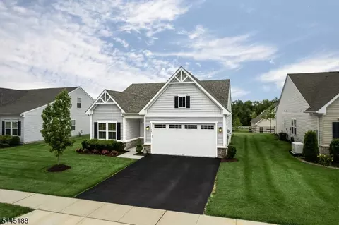 18 Mountain View Ln, Port Murray, NJ 07865
