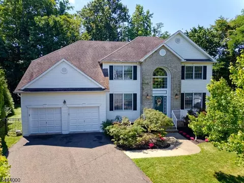 6 Mccune Ct, West Orange, NJ 07052