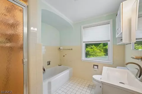 Bath - 26 Tower Dr, Springfield, NJ 07081 photo 2 of 2