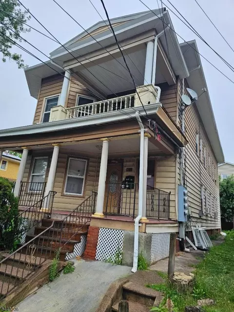 673 E 25th St, Paterson, NJ 07504