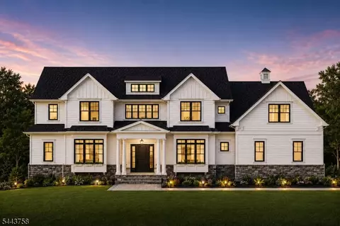 31 N Westgate Rd, Livingston, NJ 07039