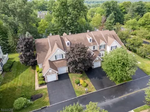 58 Patriot Hill Dr, Basking Ridge, NJ 07920
