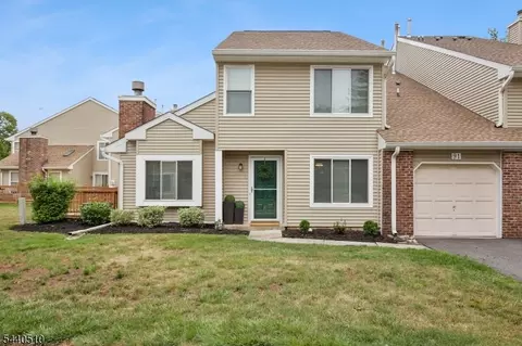 91 Cherrywood Dr, Somerset, NJ 08873