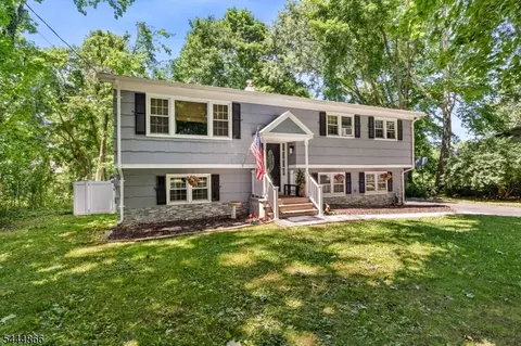 31 Orchard St, Budd Lake, NJ 07828