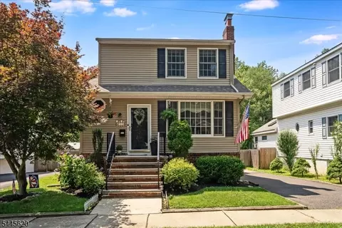 15 Oak St, Hillsdale, NJ 07642