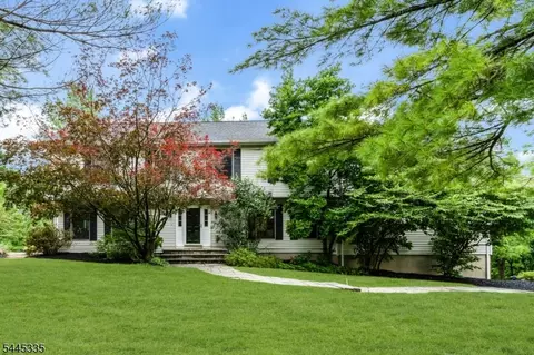 365 Vernoy Rd, Califon, NJ 07830
