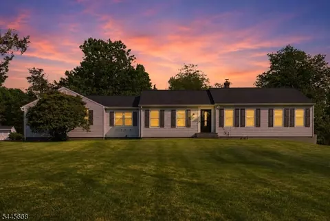 7 Smith Branch Rd, Whitehouse Station, NJ 08889