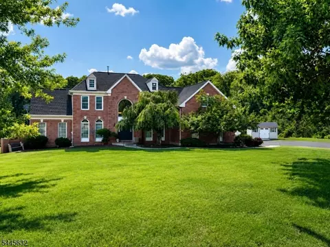 9 Meadow Run Rd, Milford, NJ 08848