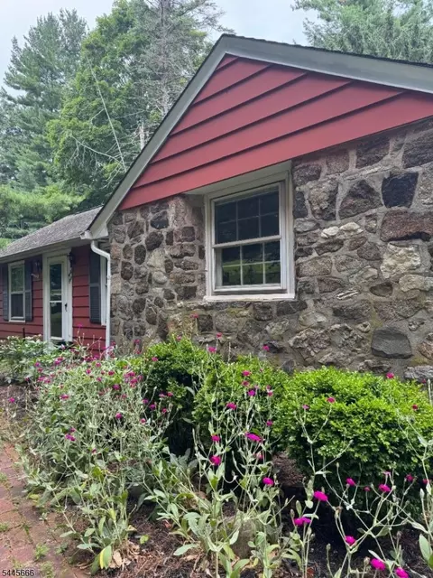 41 Summit Rd, Sparta, NJ 07871