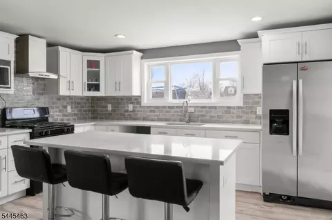 Kitchen - 429 1st St, Middlesex, NJ 08846 photo 3 of 5