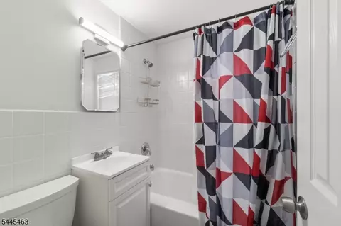 Bath - 429 1st St, Middlesex, NJ 08846 photo 1 of 2