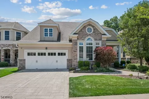 10 Johns Dr, Warren, NJ 07059