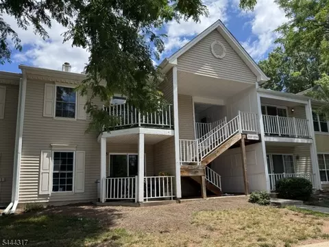 2212 Doolittle Dr, Bridgewater, NJ 08807