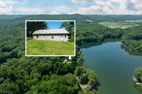 19 Lake Grinnell Ln, Sparta, NJ 07871
