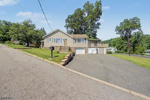 1 Clark St, Mine Hill, NJ 07803