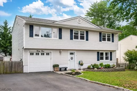 33 Van Buren Ave, Westwood, NJ 07675