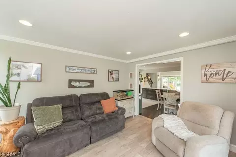 5 Doherty Dr E, Clifton, NJ 07013 photo 5