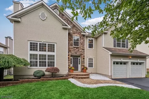 628 Skyline Dr, Lake Hopatcong, NJ 07849