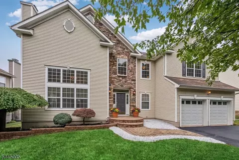 628 Skyline Dr, Lake Hopatcong, NJ 07849